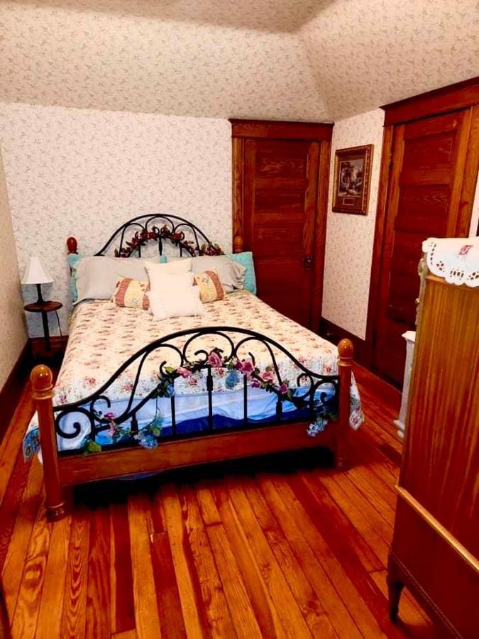Historic 1912 Hoover House Bed And Breakfast Waynesboro Exterior photo